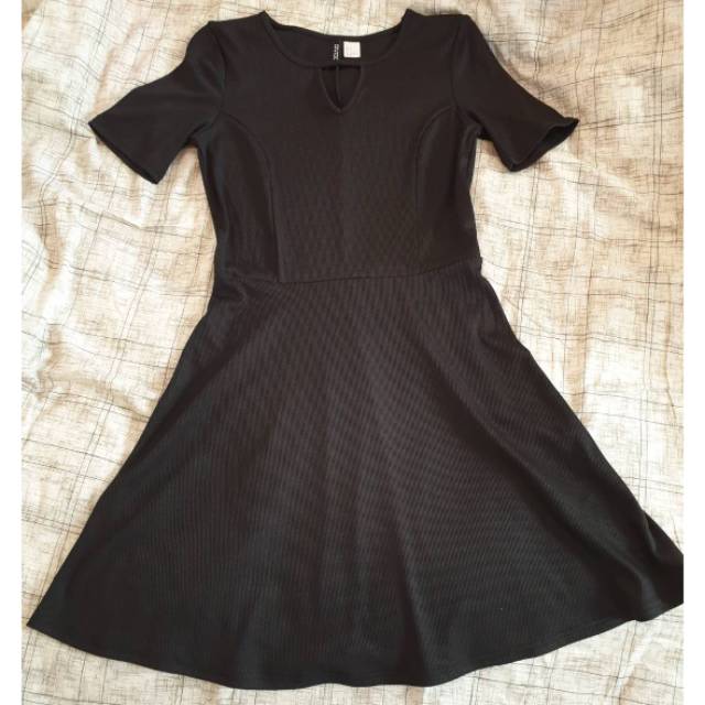 Dress hitam H&M