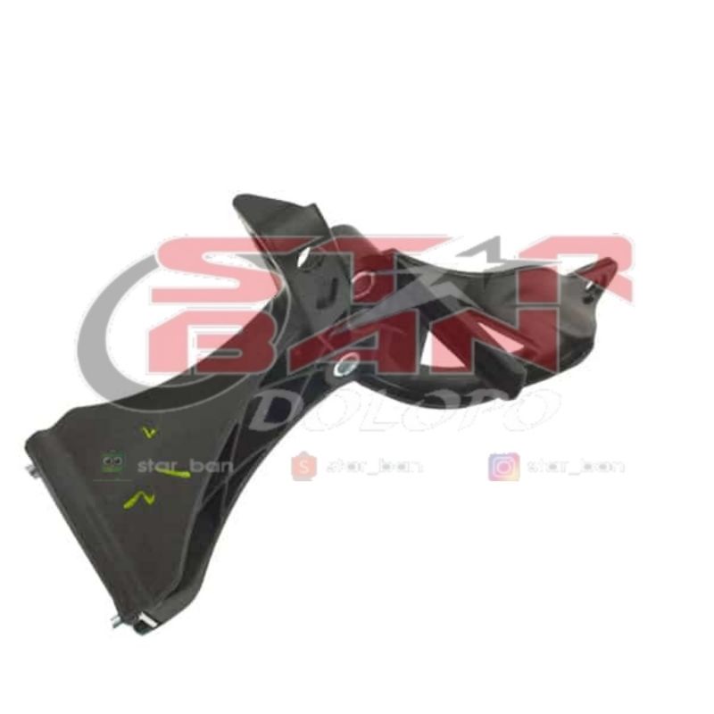 64223 K2F N00 Dudukan Panel Tameng Lampu Depan Scoopy eSP LED K2F