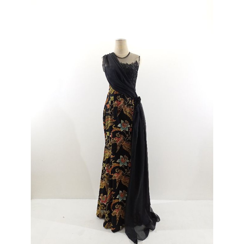 Dress batik katun motif burung kombinasi brokat dan tile dihiasi selendang sifon hitam