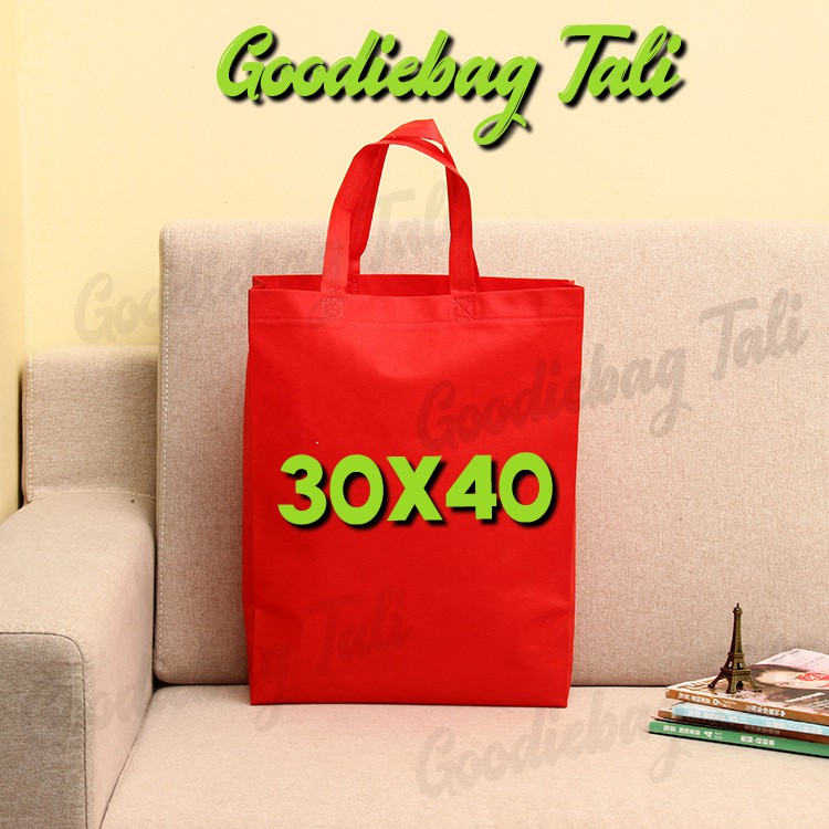

Kantong Spunbond / Tas Kain / Goodie Bag Polos Tas Souvenir / Kantong Souvenir (30x40x8) cm