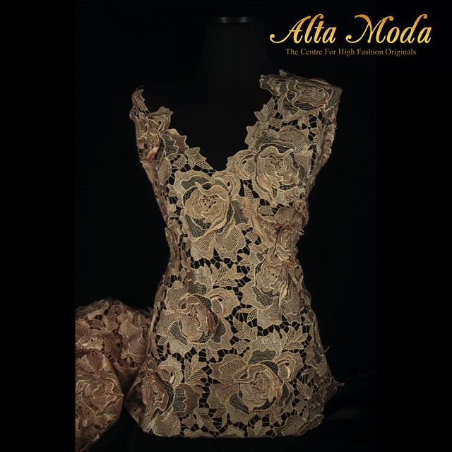 

Alta Moda Brokat Prada Mawar 3D Renda Cokelat Susu