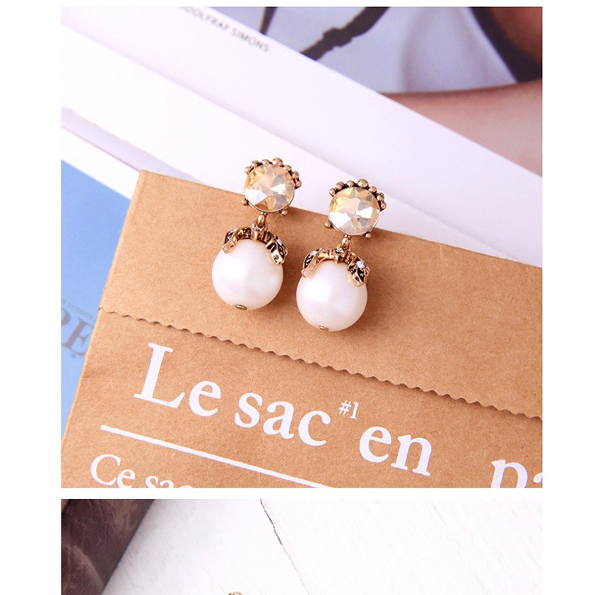 LRC Anting Tusuk Fashion Gold Flower Pearl Earrings F67622