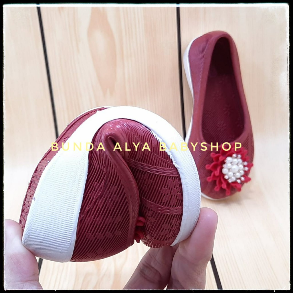 Sepatu Anak Perempuan Usia 6 Bulan 1 Tahun Size 20 - 21 Lentur - Sepatu Anak Cewek Slip On Karet Anti Licin Marun