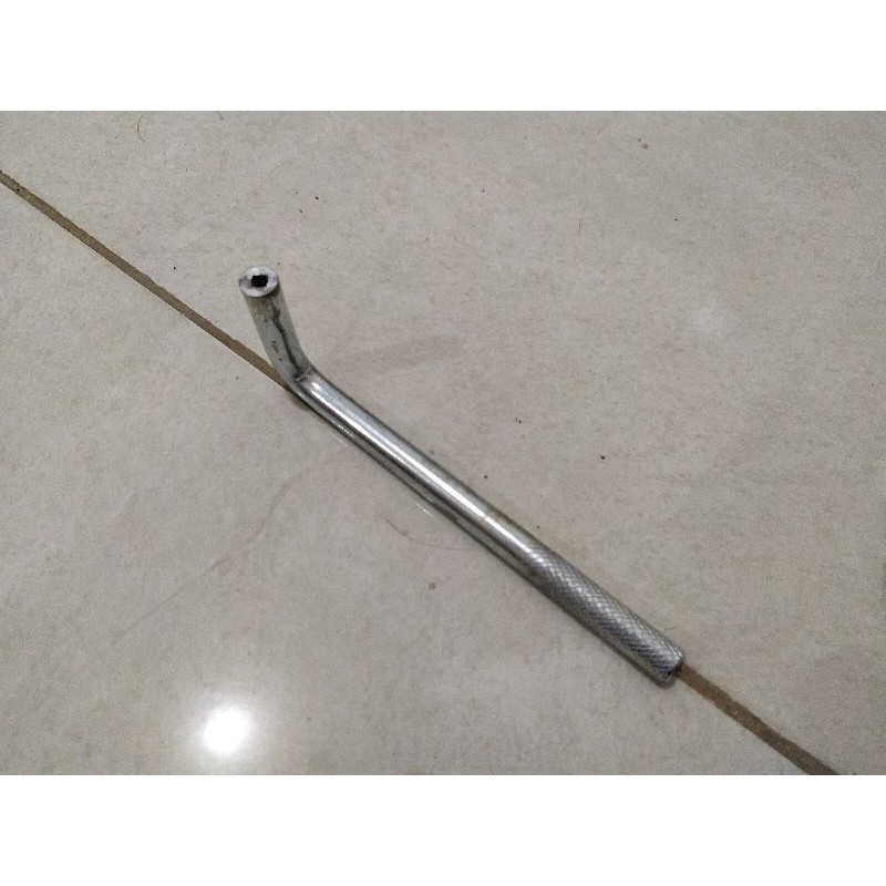 Kunci setelan klep Kunci stel klep