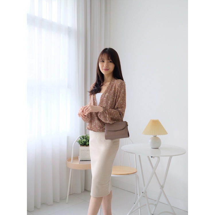 T-0414 Blouse Floral Overslag Cerutti Pattern-3