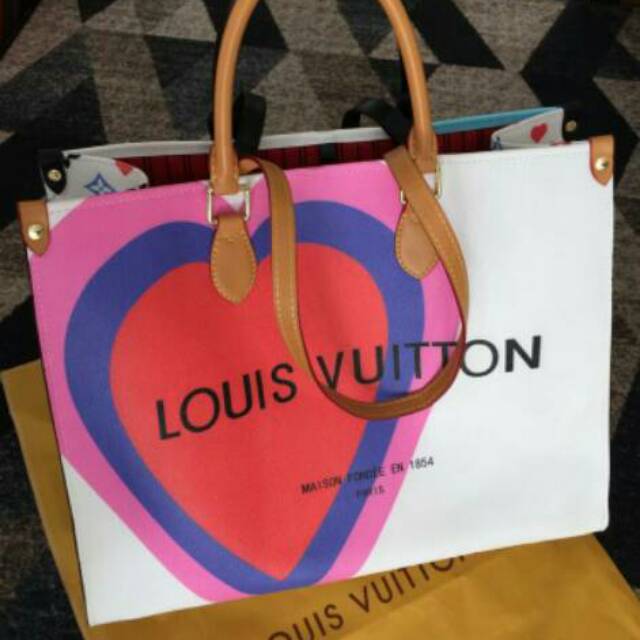 Lv On The Go Game On 6080 size 41