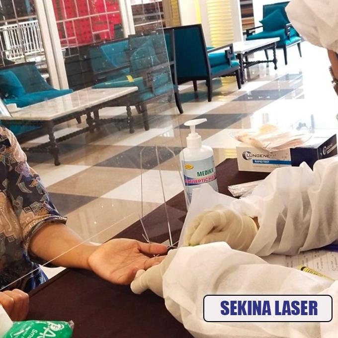 

Sekat / Partisi / Pembatas Akrilik / Acrylic Devider 3Mm- 60 X 60 Cm