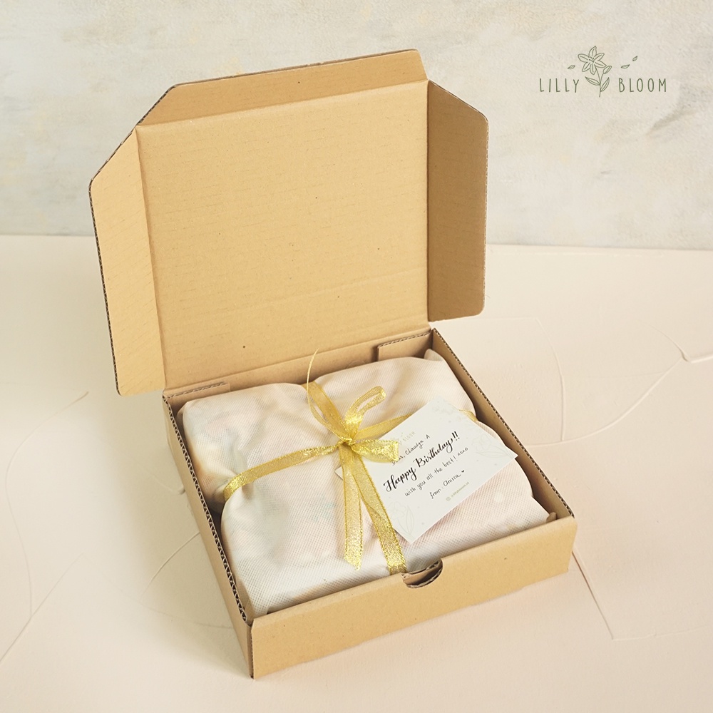 

GIFT BOX + FREE KARTU UCAPAN (Packaging Tambahan untuk Kado)