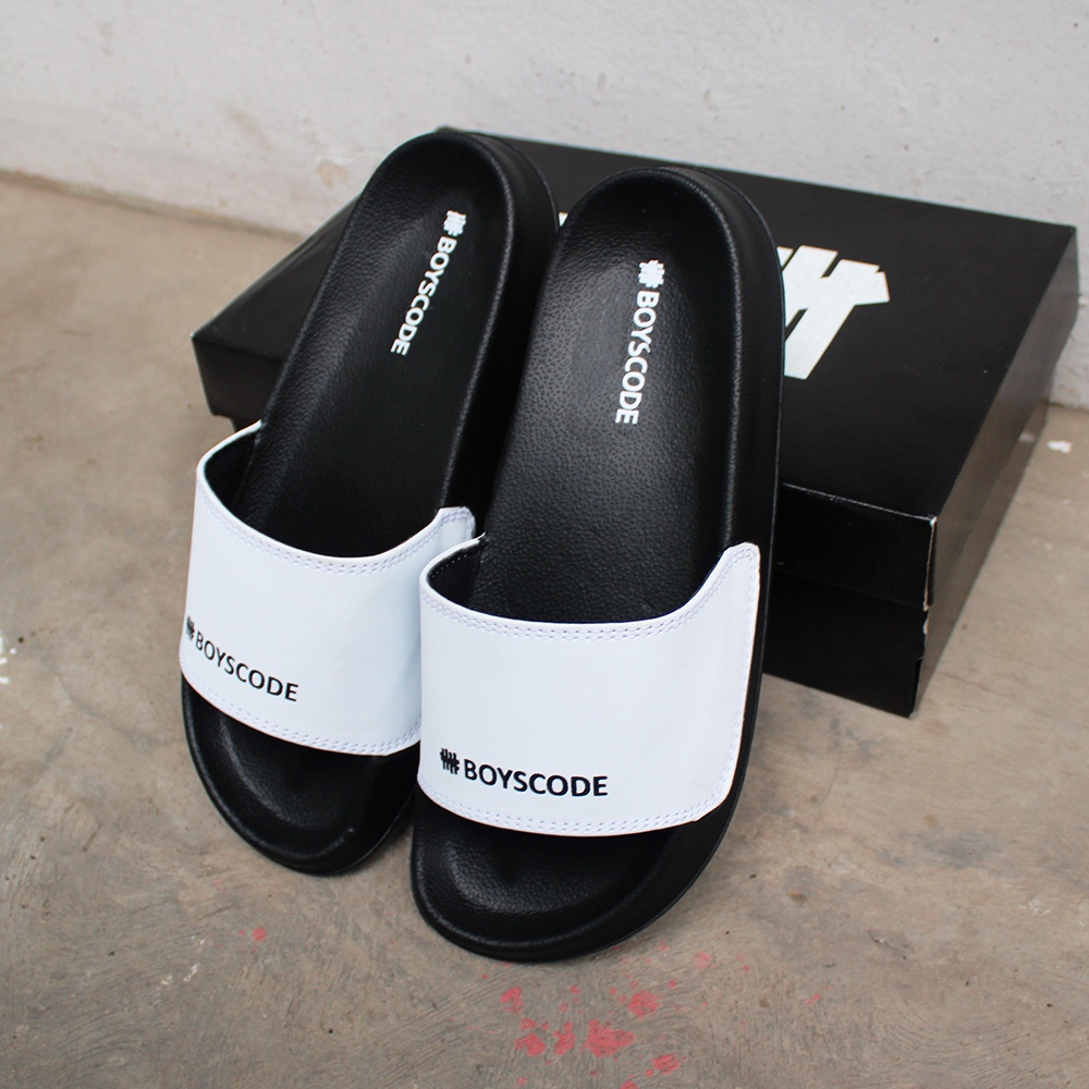 Sandal Slip On Pria Distro Terbaru Boyscode Middle Small Logo Fullblack / Sandal Slop / Sandal Slide