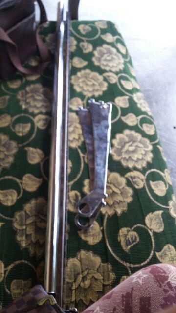 Gantungan Baju Untuk  Rak Kaca Sebagai Tatakan Manekin Simpel Banget