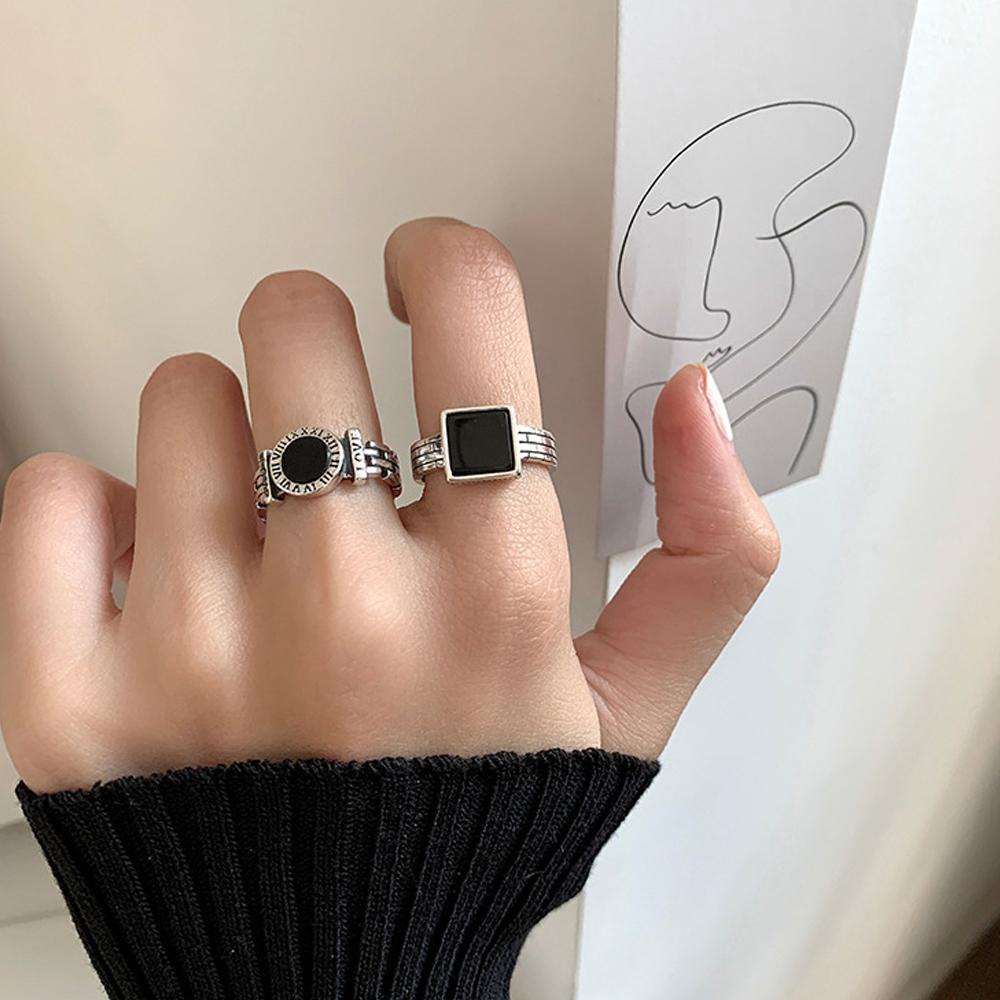 Needway Cincin Jari Punk Jalan Wanita Hitam Drop Glaze Angka Romawi Geometris Bulat