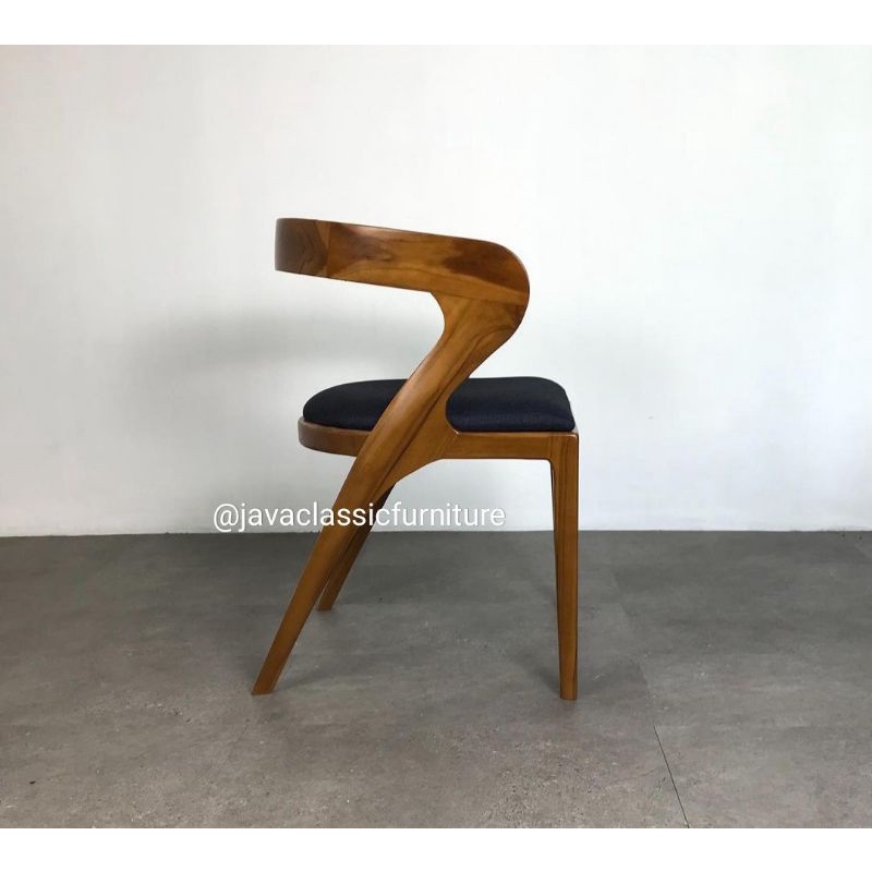 KURSI MAKAN CAFE RESTO HOTEL JOK SANDARAN LENGKUNG TERAS SCANDINAVIA UNIK ANTIK MODEL VINTAGE RETRO BAHAN KAYU JATI ASLI FURNITURE JEPARA-1