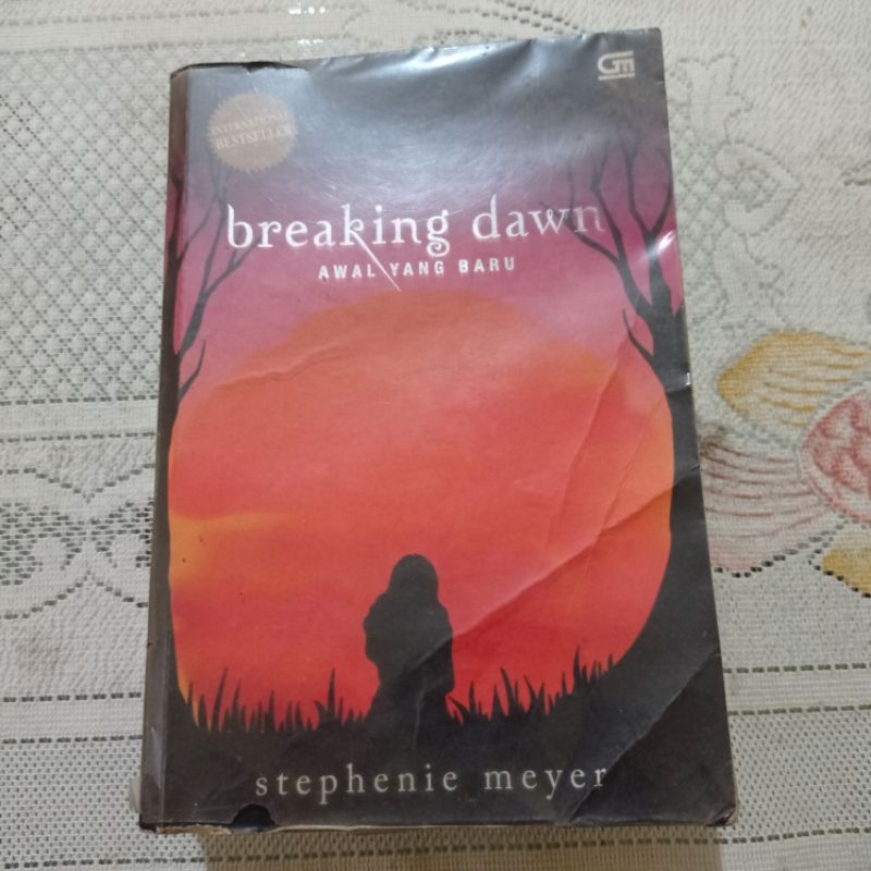 PRELOVED BREAKING DAWN