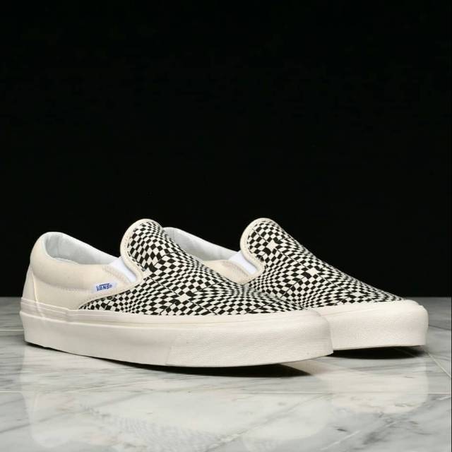vans twisted checkerboard