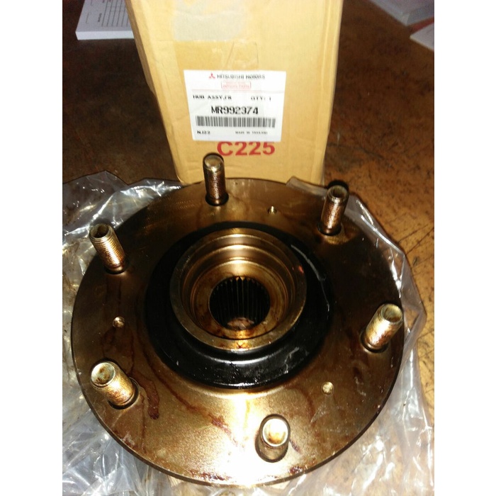 Hub nap bearing depan triton pajero