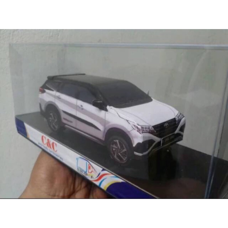 miniatur mobil Toyota rush new