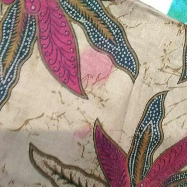 Kemeja Batik Pria Lengan Pendek Motif Gemek