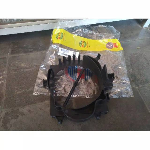 Dudukan radiator vario 125-150 LED 2015-2017  / vario kw super