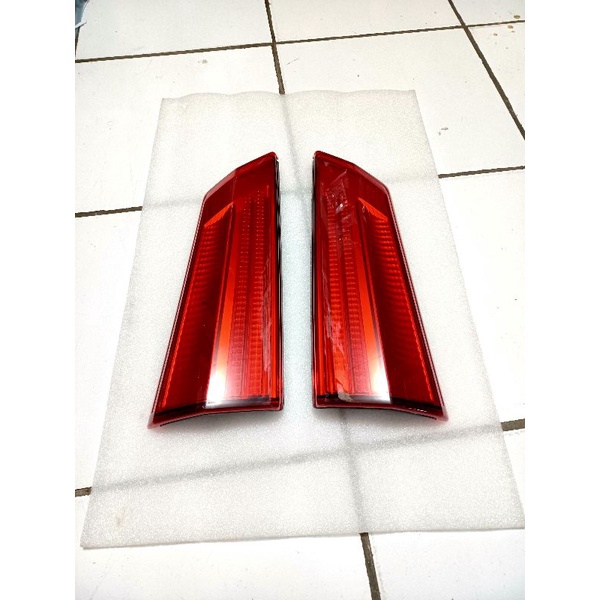 reflektor bagasi belakang calya sigra