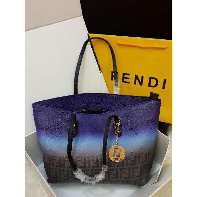 Tas Fendi Tote Rainbow