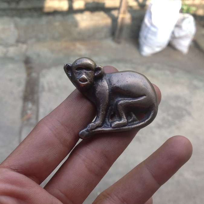 Handle laci / knob / tarikan laci kuningan antik motif monyet