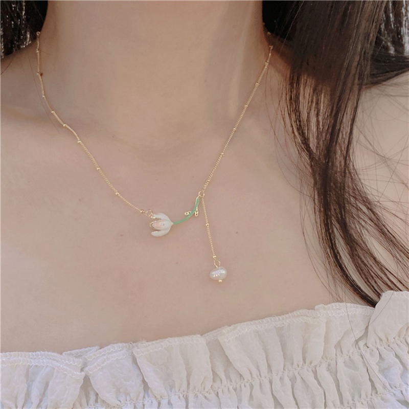 Kalung Rantai Dengan Liontin Bunga Tulip + Mutiara Elegan Ala Korea / Jepang Untuk Wanita