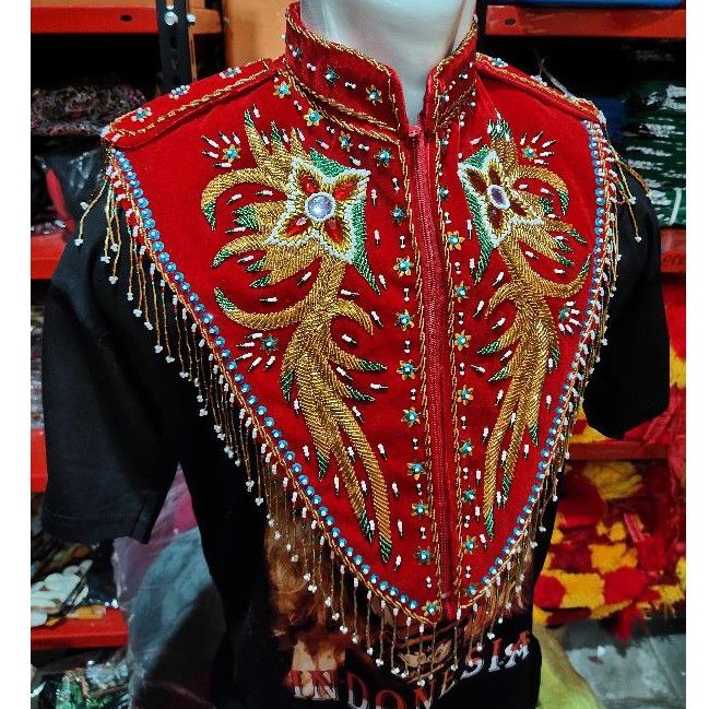 sempyok / kace merah / kace / baju barongan / jatilan / ganongan / pecut / pecut bopo / kepang / sh