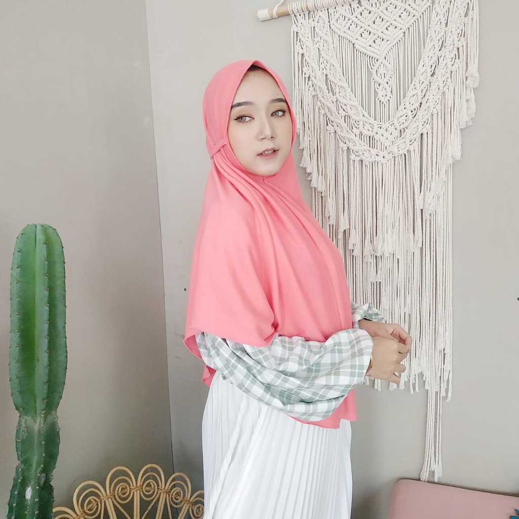Hijab Instan Bergo Emilia XL Tali instan kaos Bergo-EMILIA SALMON