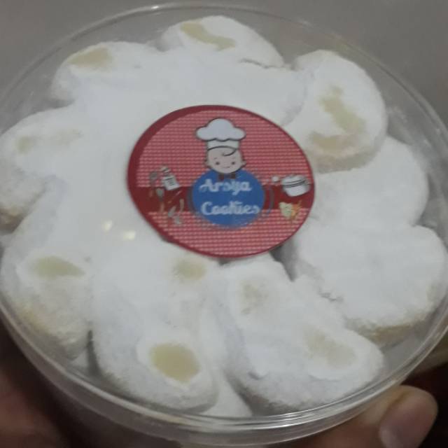 

Kue putri salju