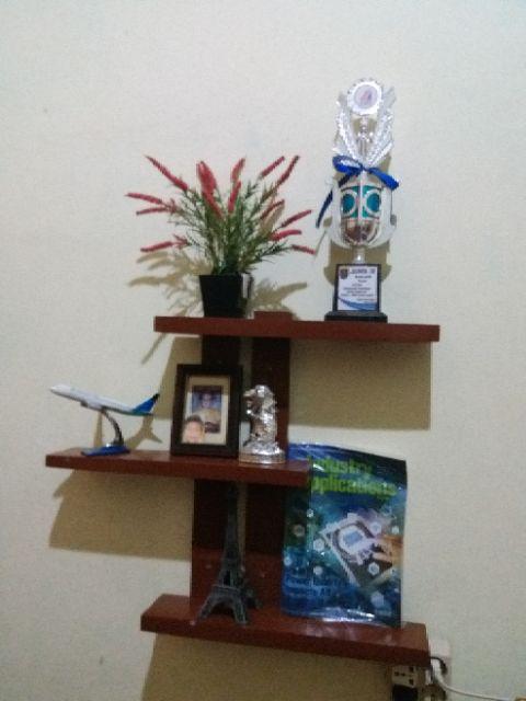 Rak Dinding Model Zigzag 3 Tatakan Grosir