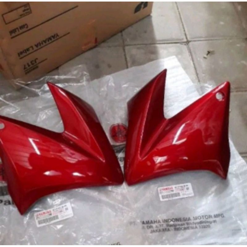 SAYAP TANGKI VIXION OLD MERAH SEPASANG ORIGINAL YGP