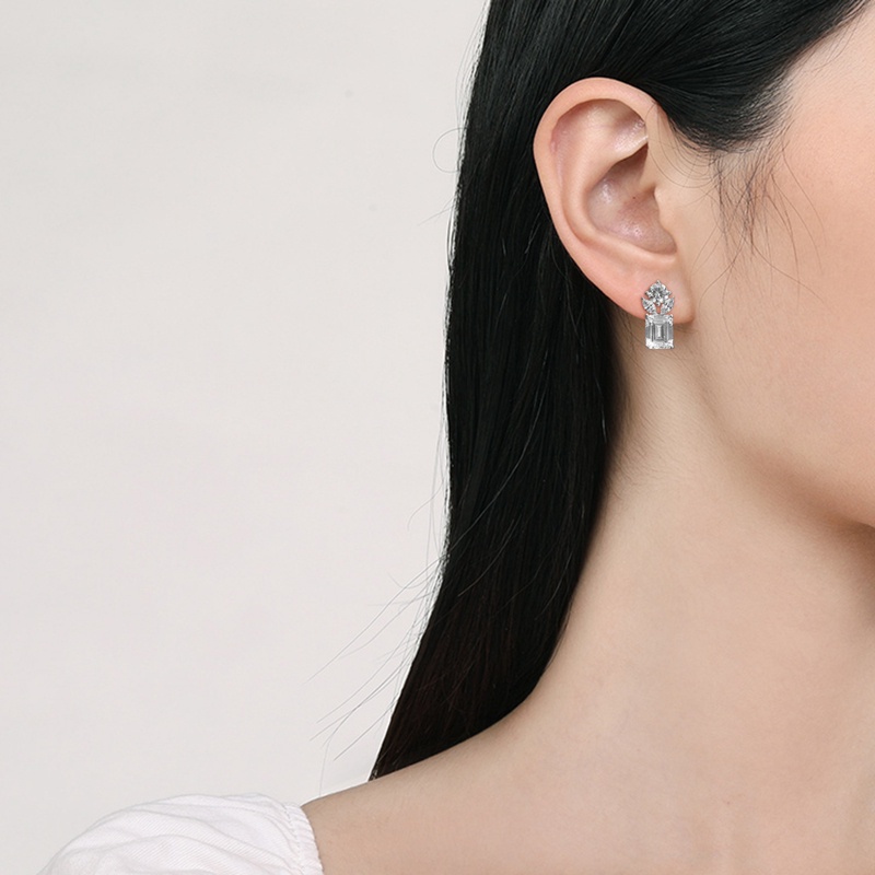 Fresh Style Stud Earrings For Girls Shiny Crystal Cubic Zirconia Fashion Women Earrings High Quality Silver Color Jewelry