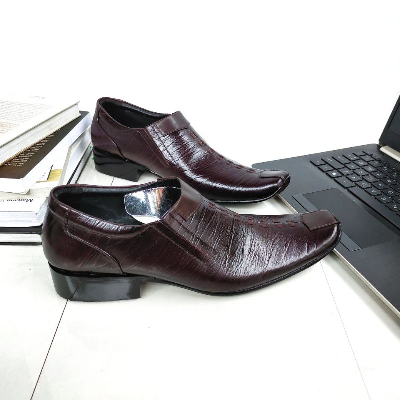 Bee Prince Pantofel Hitam Kulit Asli Berkualitas