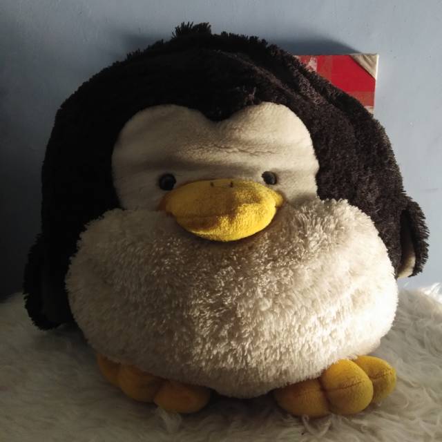 Boneka Pinguin Besar