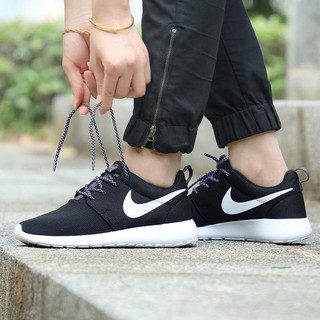  Sepatu  Lari  Desain ROSHERUN NIKE  TANJUN Bahan Mesh 