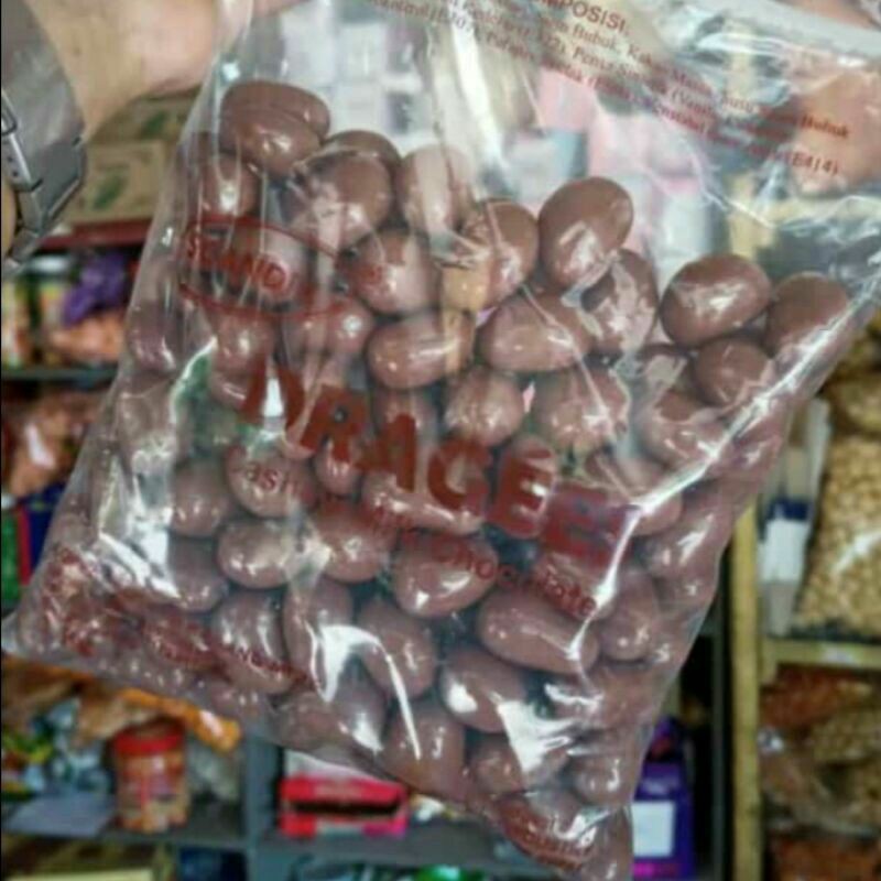 

coklat scandia isi kacang mede