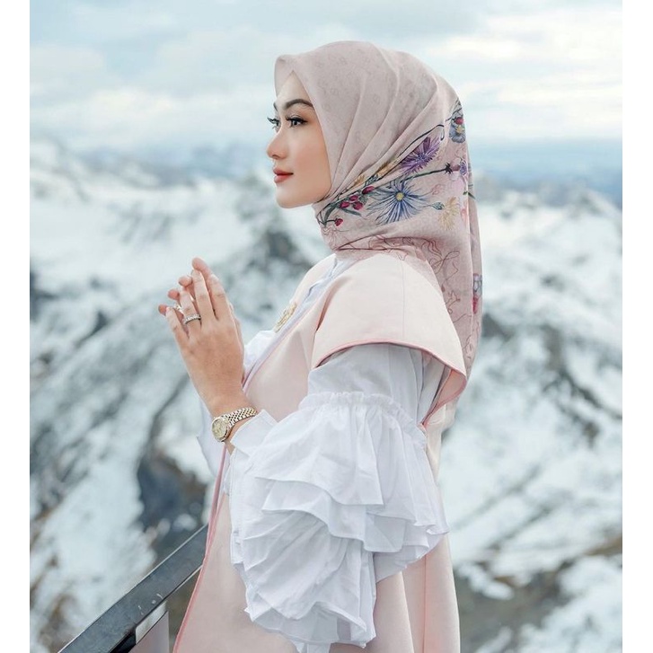 buttonscraves x indah nada puspita XL "fis"