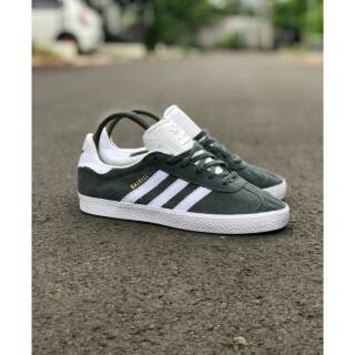 gazelle gray