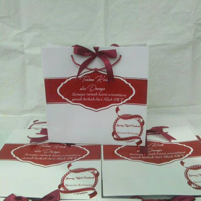 

Paperbag sablon murah acara tasyakuran ukuran P25xL10xT20