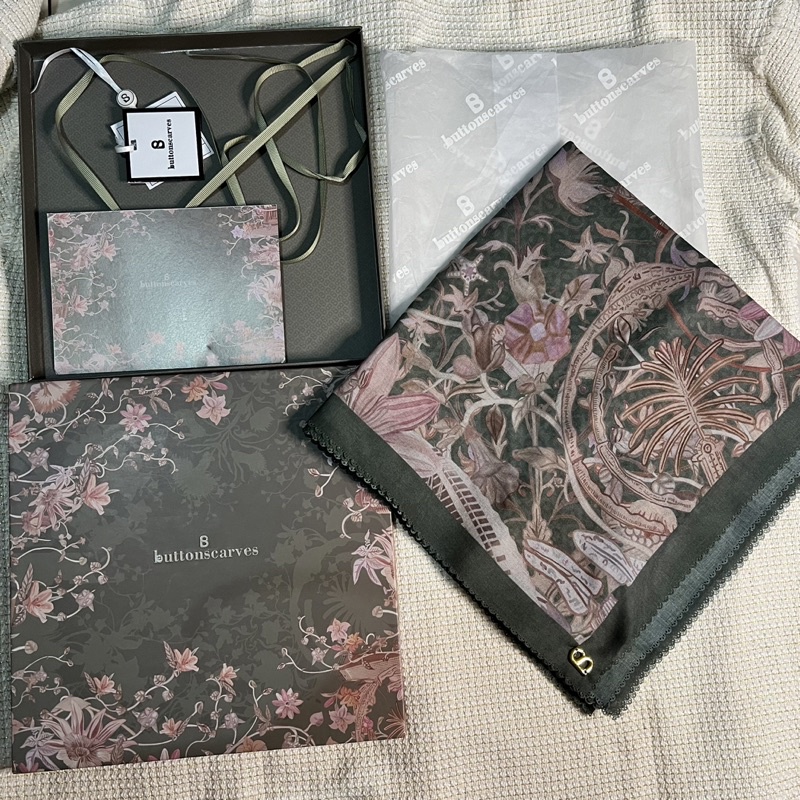 Preloved Jilbab Buttonscarves Dubai