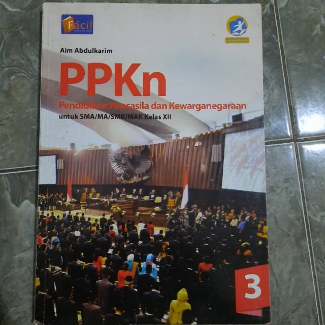 Buku PPKN Kelas 12 (facil)