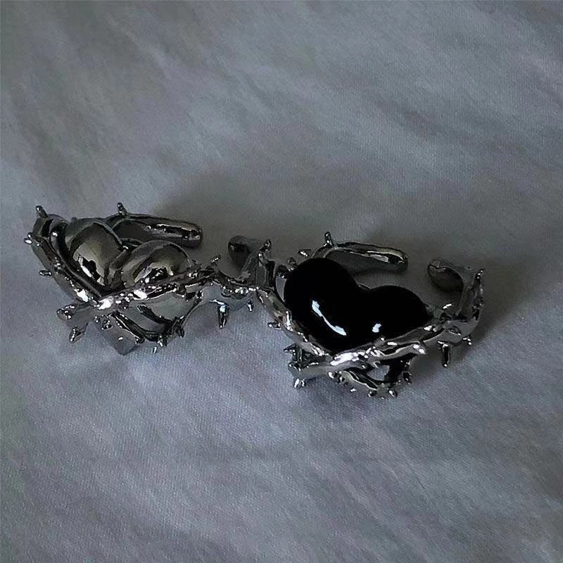 Cincin Model Terbuka Bentuk Hati Gaya Punk Gothic Vintage Untuk Wanita