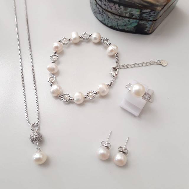 Satu set perhiasan perak mutiara air tawar lombok asli