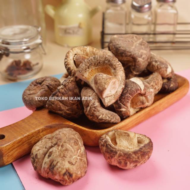 

Jamur Shitake 250gram / Shintake Shiitake Mushroom Hioko Hioco