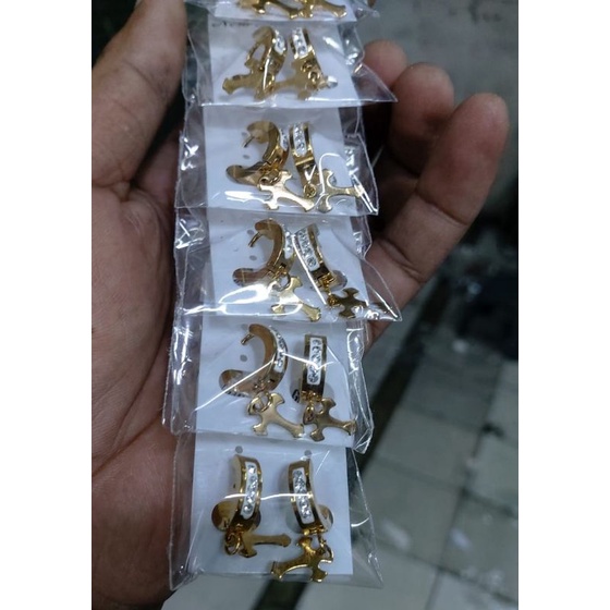Anting salib anak titanium anti karat
