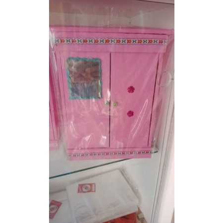 lemari pakaian barbie