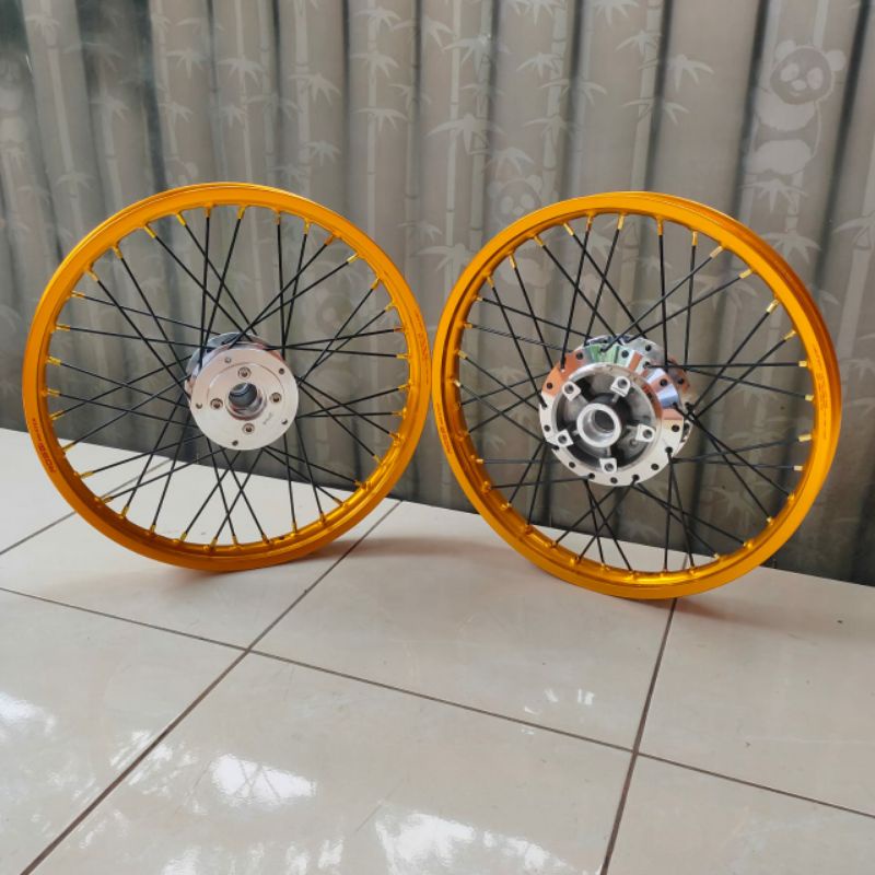 Velg Jari Jari Yamaha Vixion New UK 17x140/160 Warna Gold Jari Jari Hitam