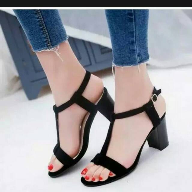HIGH HEELS HAK TAHU TYARA HITAM