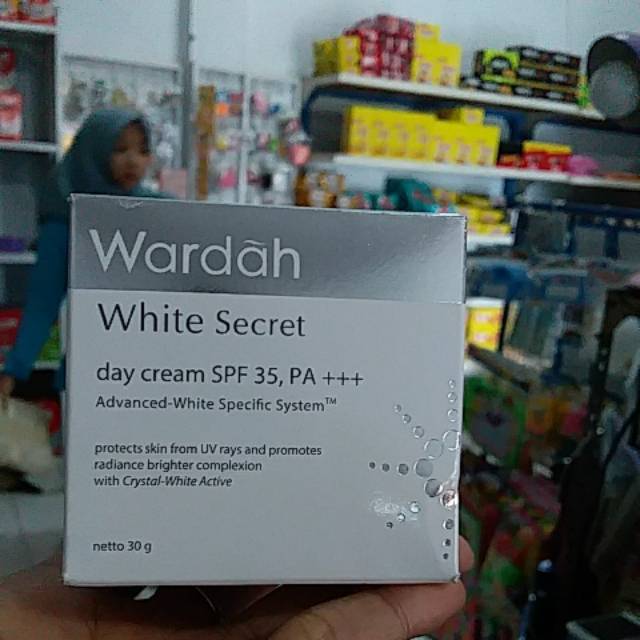 Wardah white secret day cream