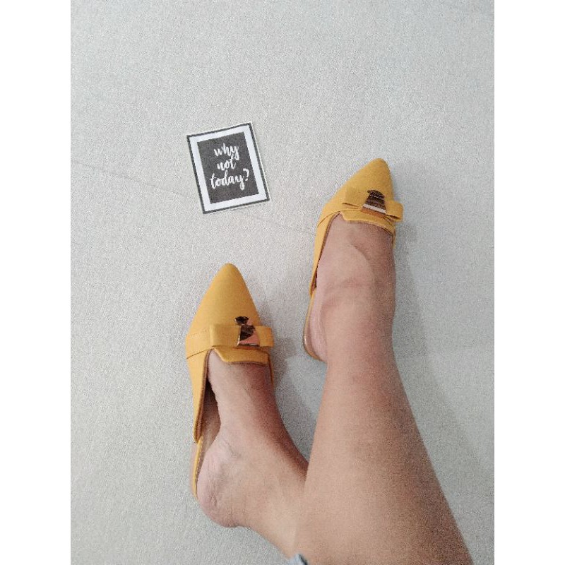 SALE... SALE... SALE... LOUISDEAR sendal flat heel 2 cm bahan dove B64